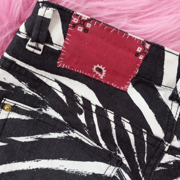 NEW PICS! 💀Punk rock zebra skinnys- metal bands trivium & Alice cooper patches - Picture 16 of 16